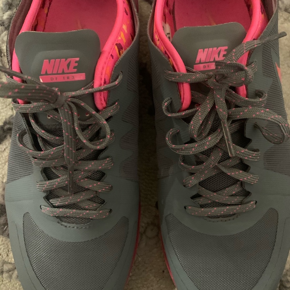 Nike DF TR3 shoe women size 9